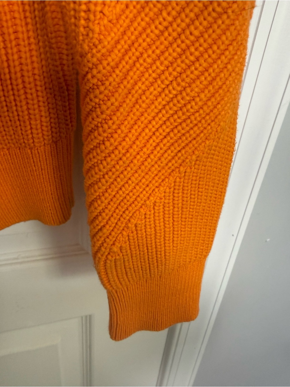 Banana Republic Golden Textured Crewneck Sweater - Picture 4 of 6